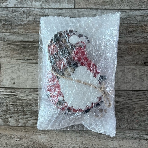 NWOT Rae Dunn Santa Gnome Christmas Garland - Picture 9 of 9